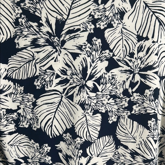 Jones New York Blue and White Fitted T-Shirt with Mandarin Collar - Picture 11 of 17